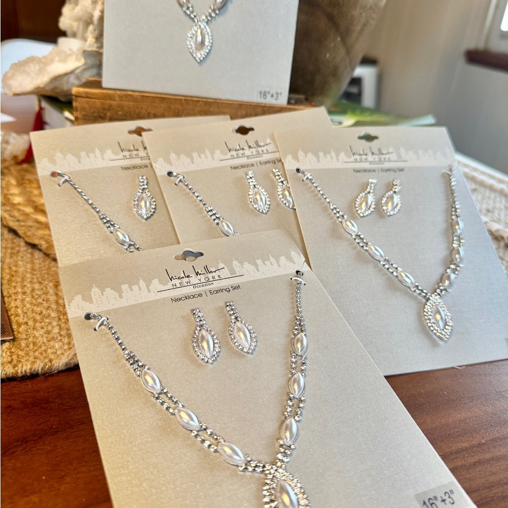 Nicole Miller Silver Pearl Rhinestone Bridal Party Gifts  Silver Pearl Lot of 5